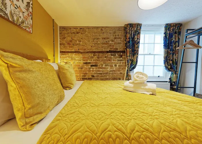 Second Nest Margate Four Bedroom Apartment