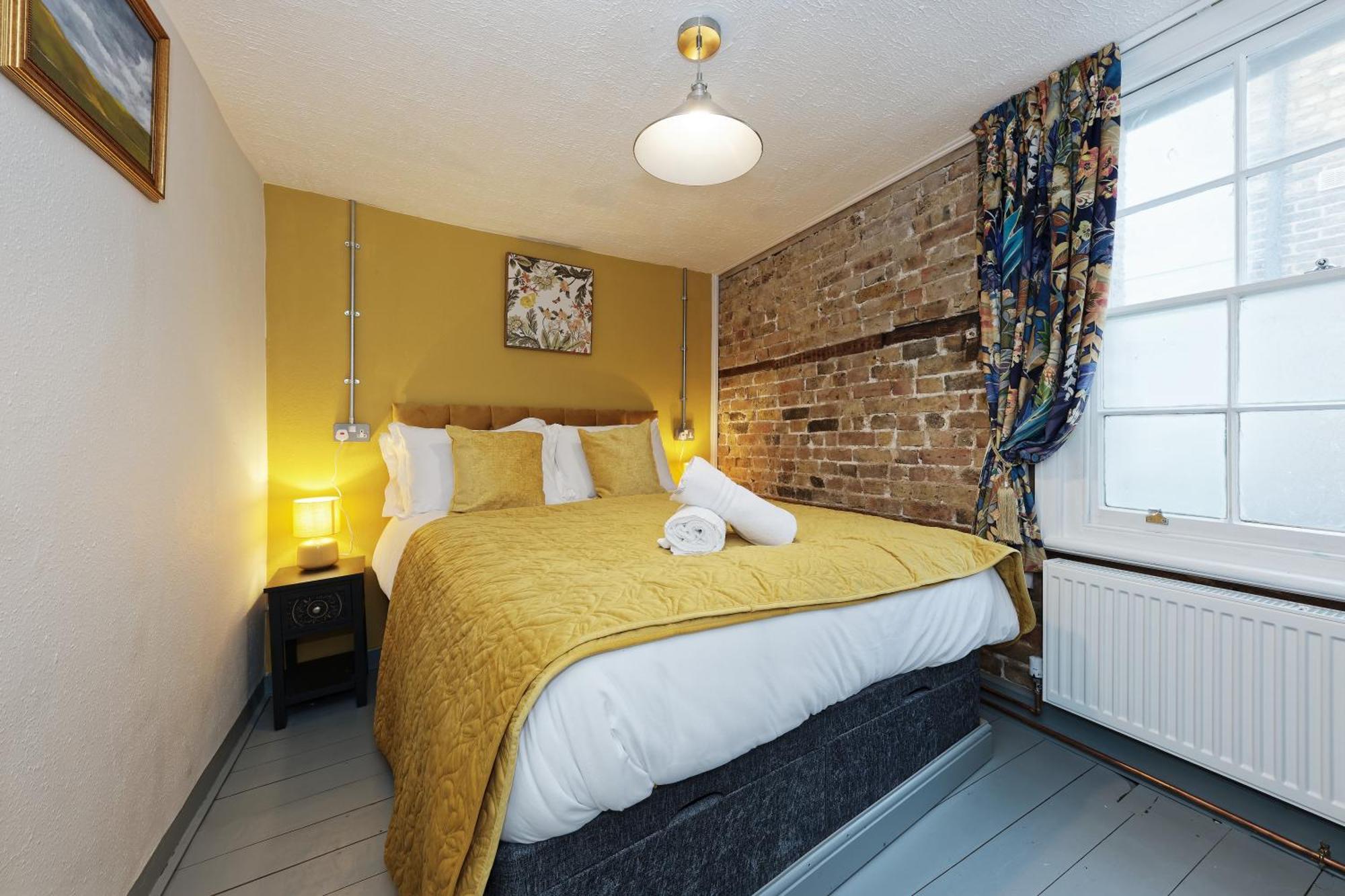 Apartment Second Nest Four Bedroom Margate