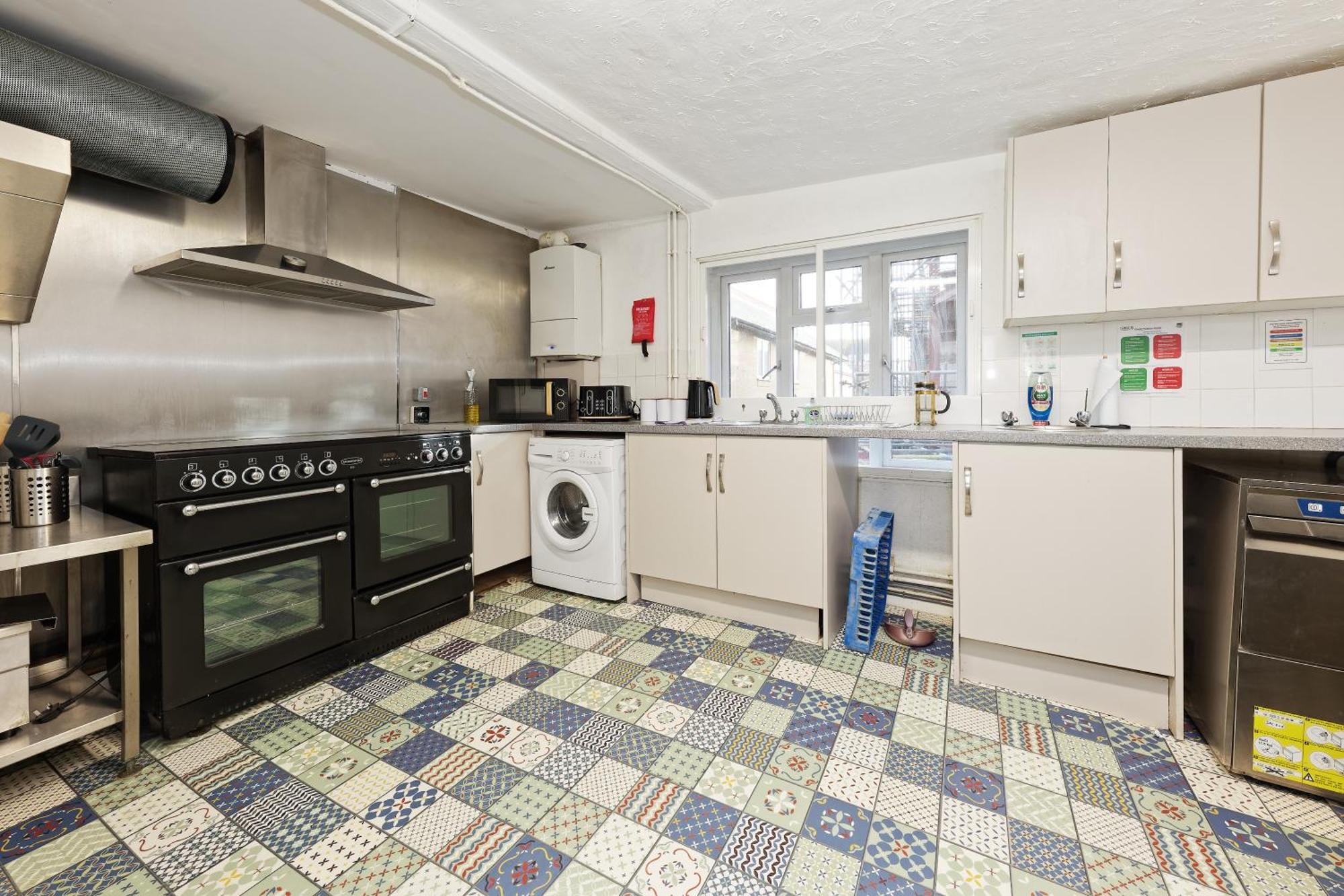 Second Nest Four Bedroom * Margate